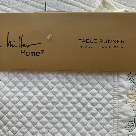 Nicole Miller Sunflower pumpkin white quilted table runner NWT Thanksgiving Fall - Picture 5 of 8